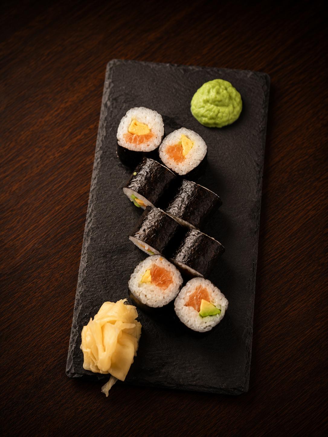 Sake-Avocado-Maki
